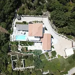 Villa Andromahi *