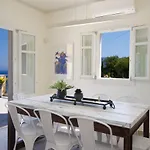 Andromahi Vila *